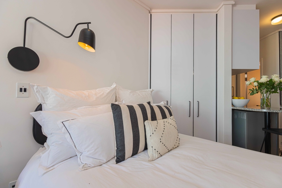 1 Bedroom Property for Sale in Sea Point Western Cape